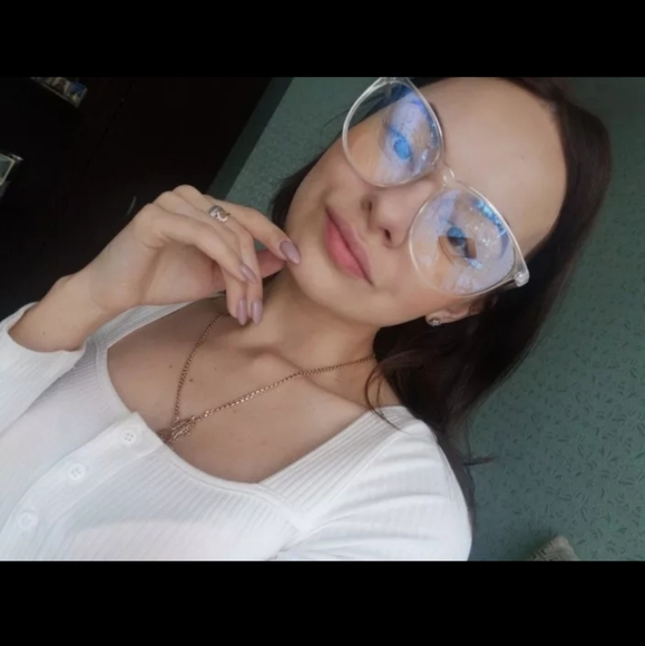 Large Transparent Fashion UV Protecting Glasses - Picture 7 of 7